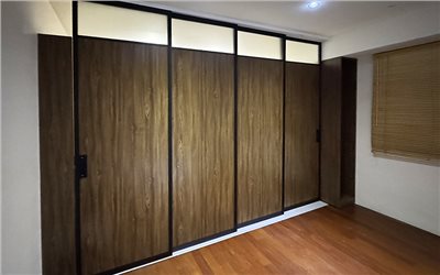 地軌式連動黑框鋁拉們(雙邊加鎖)WL307
